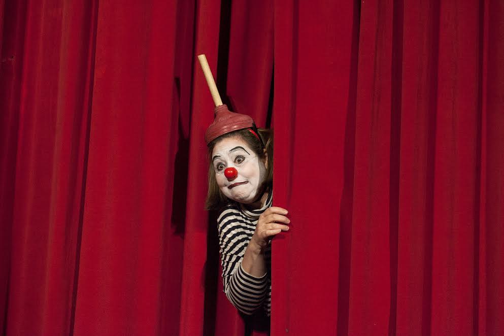 Poesía, Clown, Humor Y Danza En El Teatro Sergio Magaña | Almomento.Mx