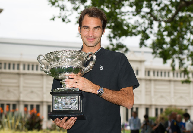 Federer, entre los 10 mejores tenistas del mundo