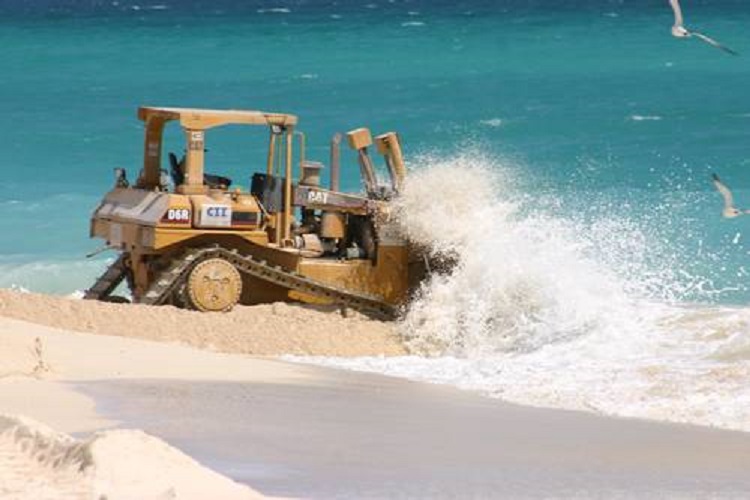 Cancún podría terminar sin playas públicas; UAEM