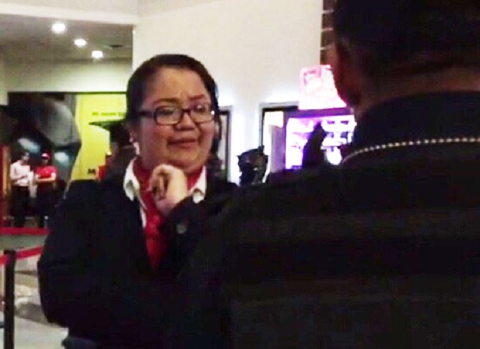 Surge Lady Cinemex, por maltratar a una niña por vender mazapanes (+video)