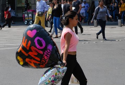 Metro prohíbe la entrada con globos metálicos