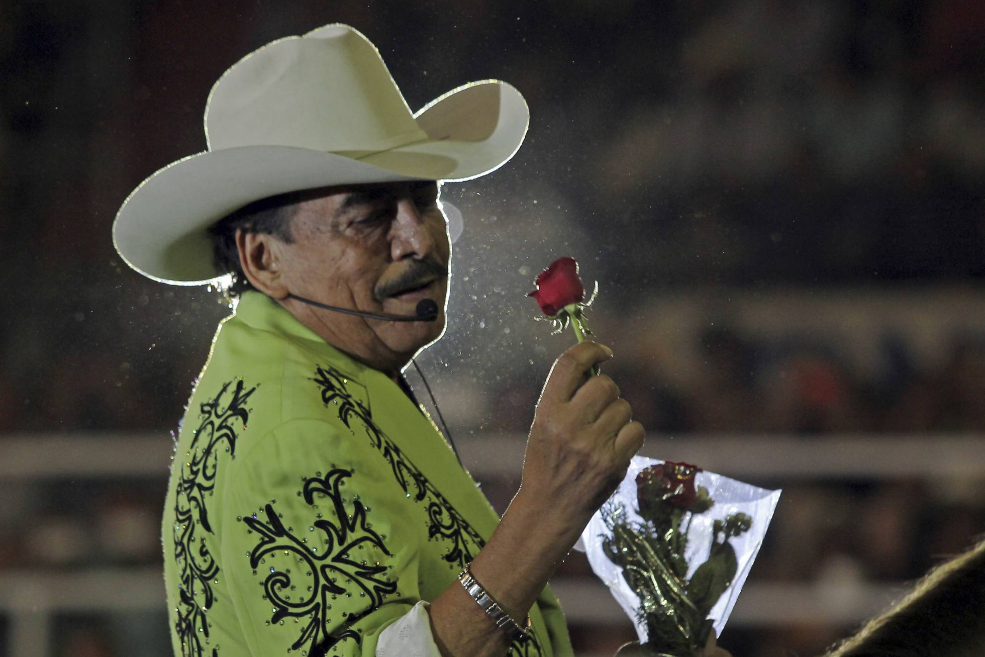 Relacionan a Joan Sebastian con trata de blancas