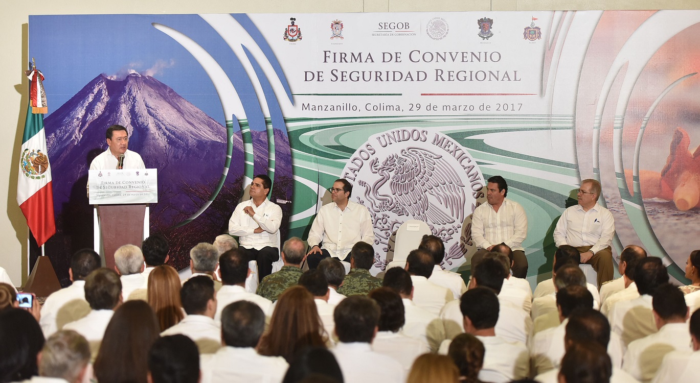 Lucrar políticamente con la seguridad lastima a la sociedad: Osorio Chong