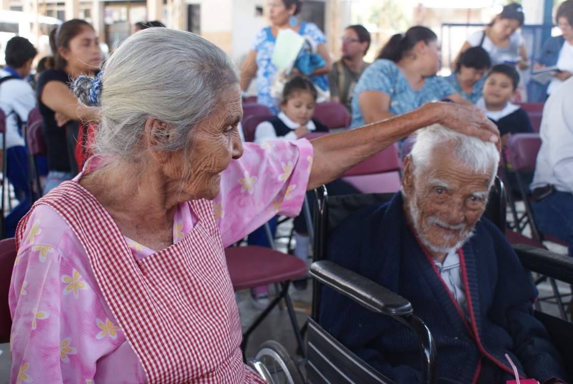 Adultos mayores están cambiando la pirámide poblacional de México, destaca el diputado federal