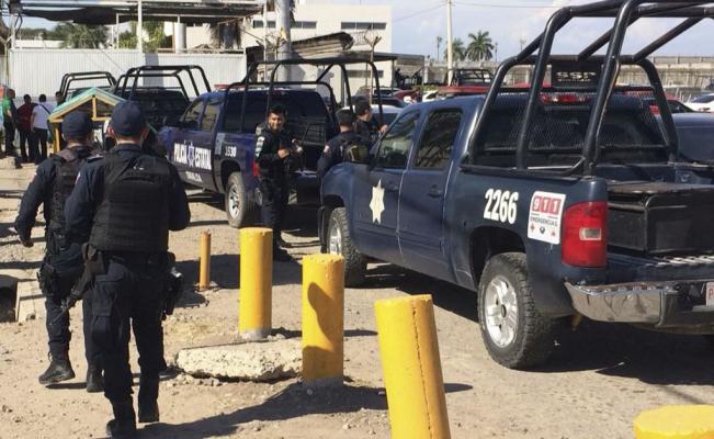 Tras fuga de reos, no localizan a jefe de seguridad del penal de Culiacán