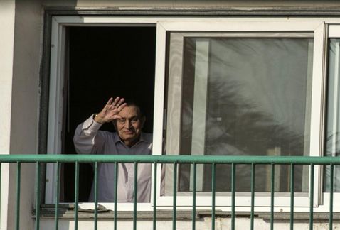 Fiscalía egipcia autoriza liberar a Hosni Mubarak