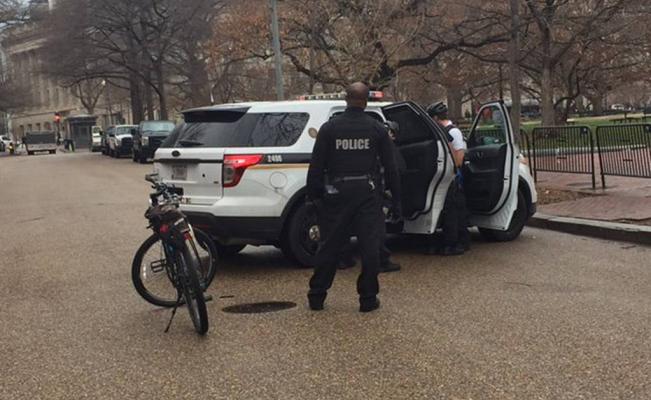 Detienen a hombre con paquete sospechoso cerca de la Casa Blanca