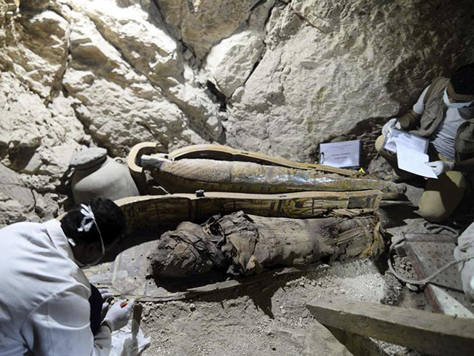 Hallan 8 momias en tumba de época de los faraones en Luxor