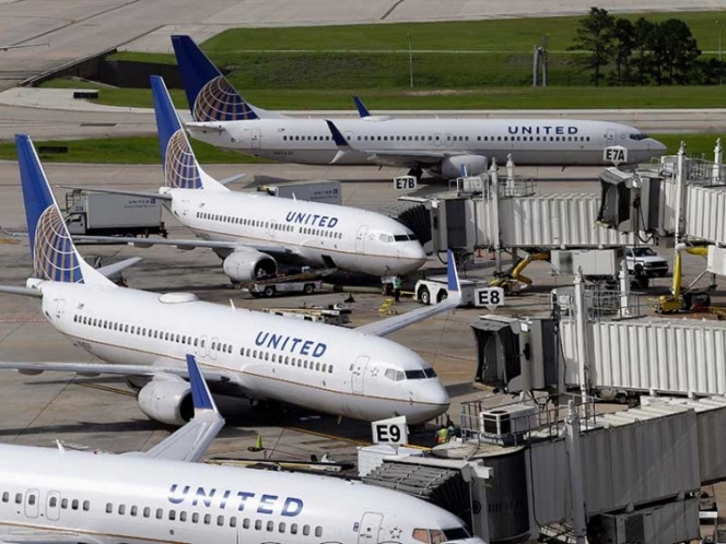 United Airlines ofrece 10 mil dólares a pasajeros que cedan asiento