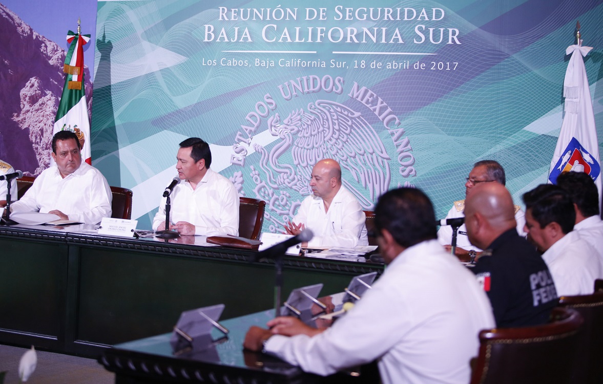 Encabeza Osorio Chong reunión de seguridad en Baja California Sur