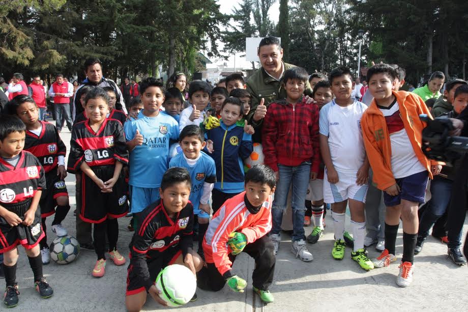 Inaugura el SMSEM el Segundo Torneo de Basquetbol, Futbol y Atletismo