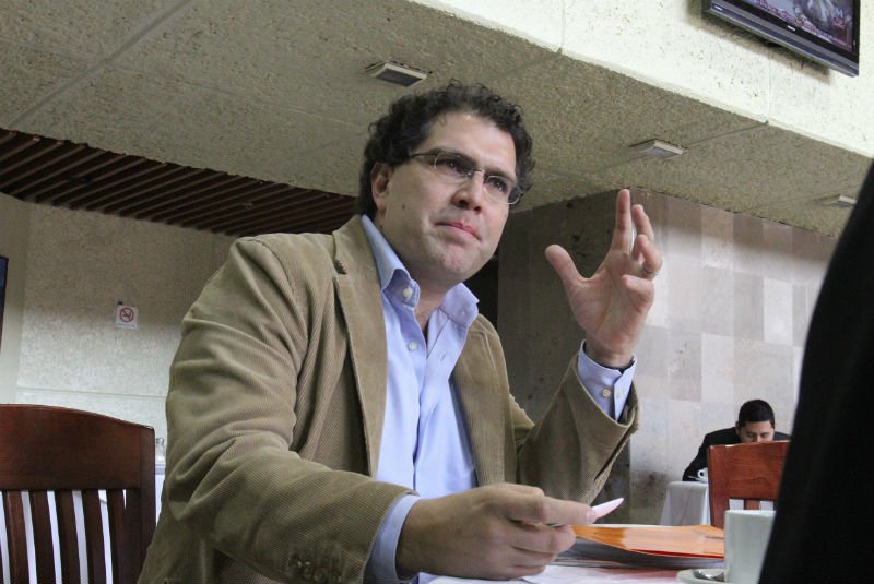 Ríos Piter contenderá como candidato independiente en las elecciones de 2018