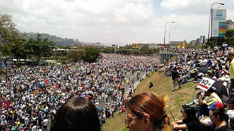 Temen violencia durante la “madre de todas las marchas” en Caracas