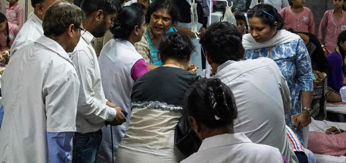 Cientos de estudiantes en India, hospitalizadas tras fuga de gas
