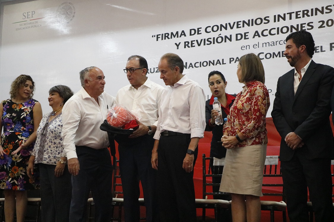 Firma CONAFE convenio con gobierno de SLP