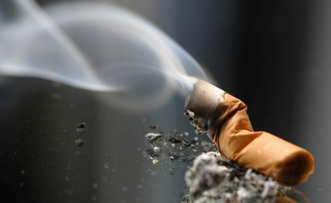Mexicanos empiezan a fumar entre los 12 y 13 años de edad