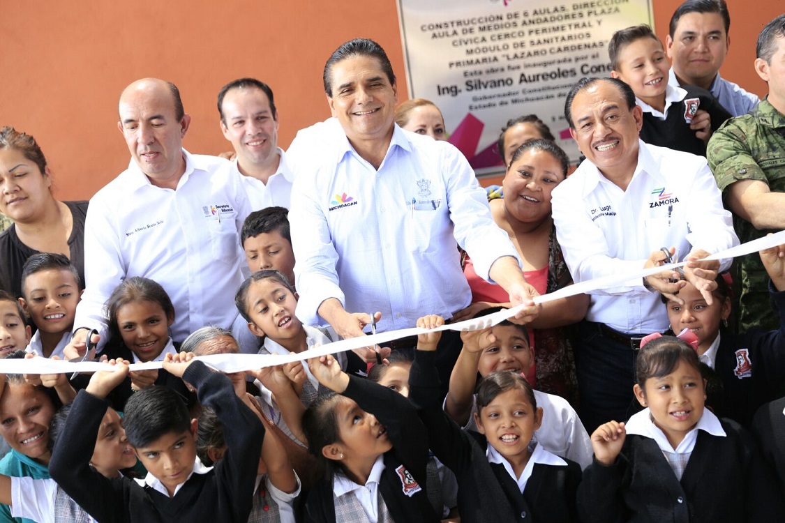 Hay 8 mil escuelas en condiciones precarias en Michoacán
