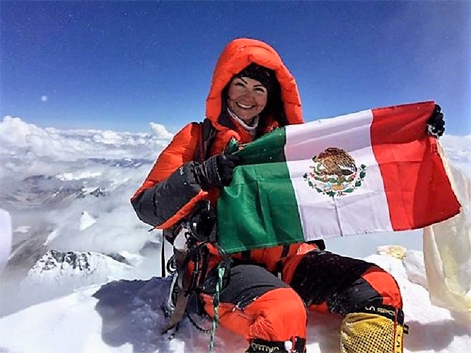 Alpinista mexicana conquista el Everest