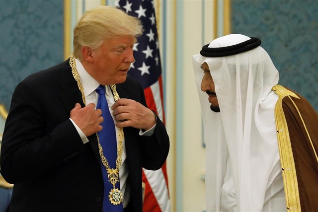 Rey de Arabia Saudita otorga máxima distinción a Trump por “mantener la estabilidad mundial”