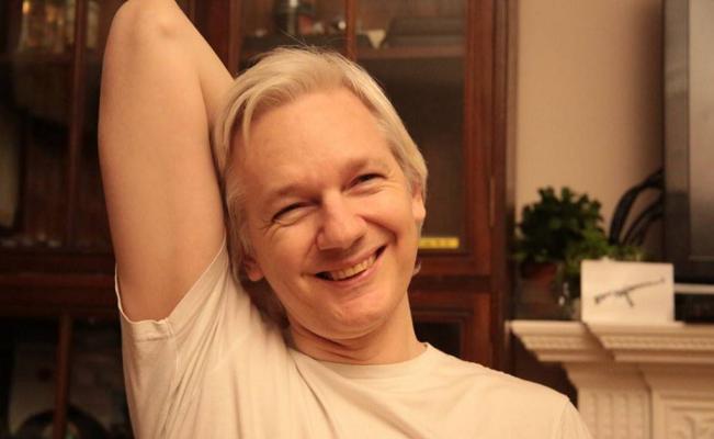 Suecia cierra investigación contra Assange