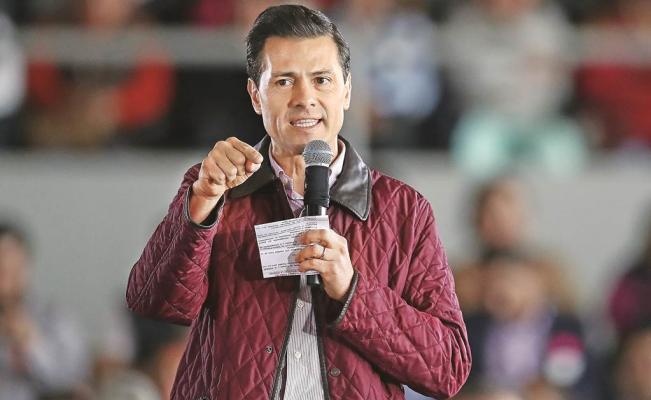 Labor de docentes, fundamental para el desarrollo de México: Peña Nieto