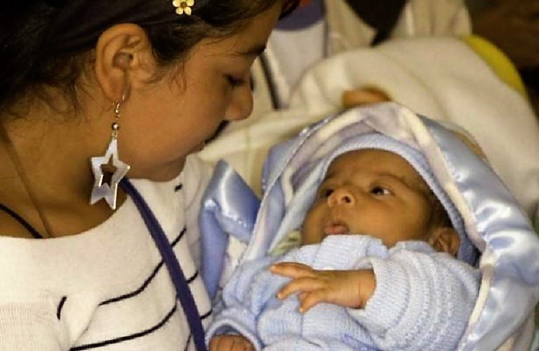Cada día mil niñas mexicanas se convierten en madres: UNFPA