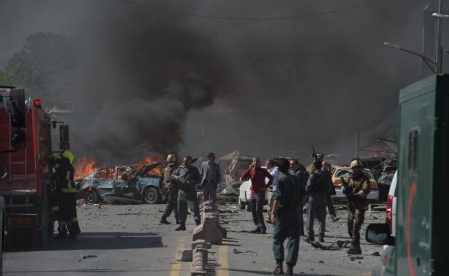 Atentado con coche bomba en Kabul deja 80 muertos