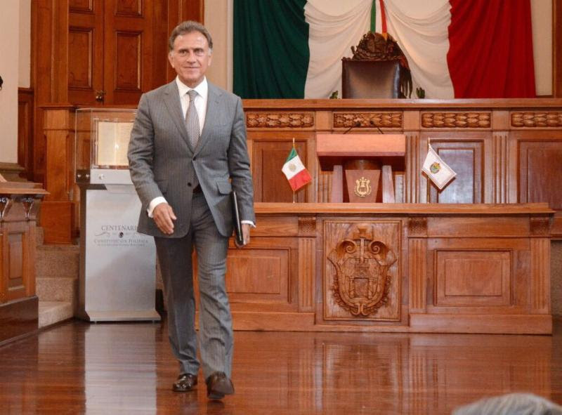 Gobernador de Veracruz presenta iniciativa para crear Sistema Estatal Anticorrupción