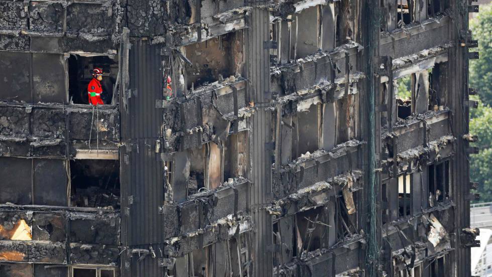 May recibirá a víctimas del incendio de Londres