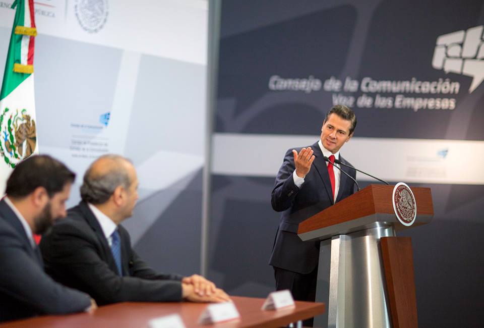 Peña Nieto reitera su compromiso de respeto a libertad de expresión y pluralismo