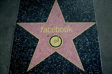 Facebook busca a  Hollywood para producir contenido original
