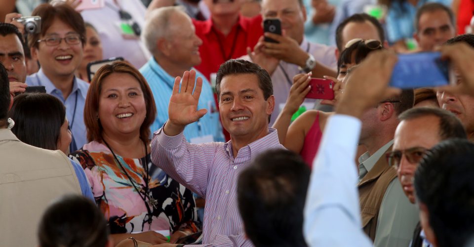 #GobiernoEspía: Peña Nieto niega acusación; amenaza y luego se retracta
