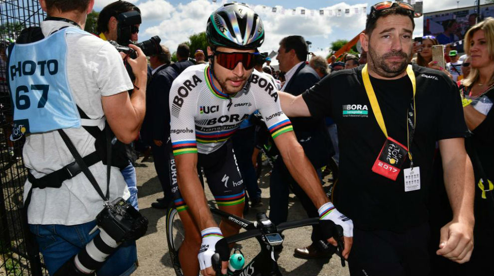 Peter Sagan, expulsado del Tour de Francia tras dar codazo a Mark Cavendish