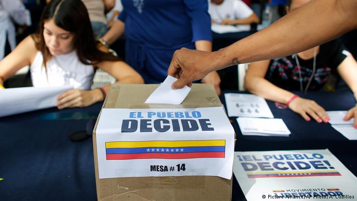 Concluye proceso de votación en consulta contra Constituyente de Maduro
