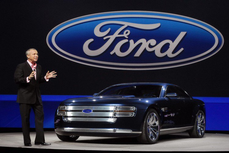 Anuncia Ford nuevas inversiones en México para renovación en ventas
