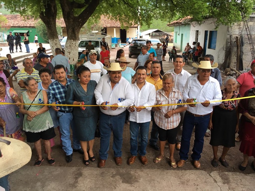 Apoya Fidel Calderón municipios de mayor rezago social en Michoacán