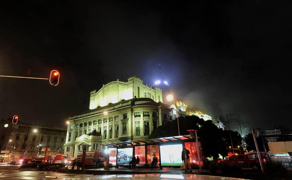 Corto circuito provoca incendio en Bellas Artes (FOTOS)