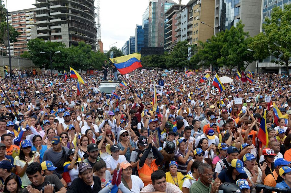 Venezuela prohíbe las protestas que perturben la elección para la Constituyente