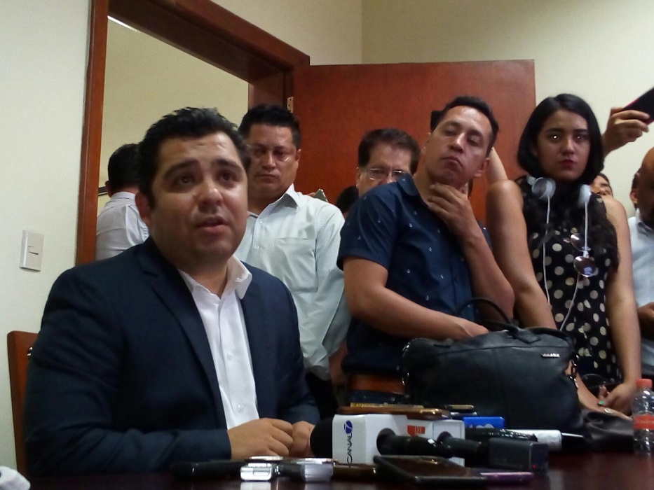 Será solicitada la declaración de procedencia contra el diputado Enrique Flores Flores