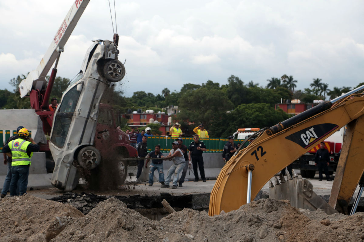 En 15 días, dictamen final sobre socavón en Paso Exprés: SCT