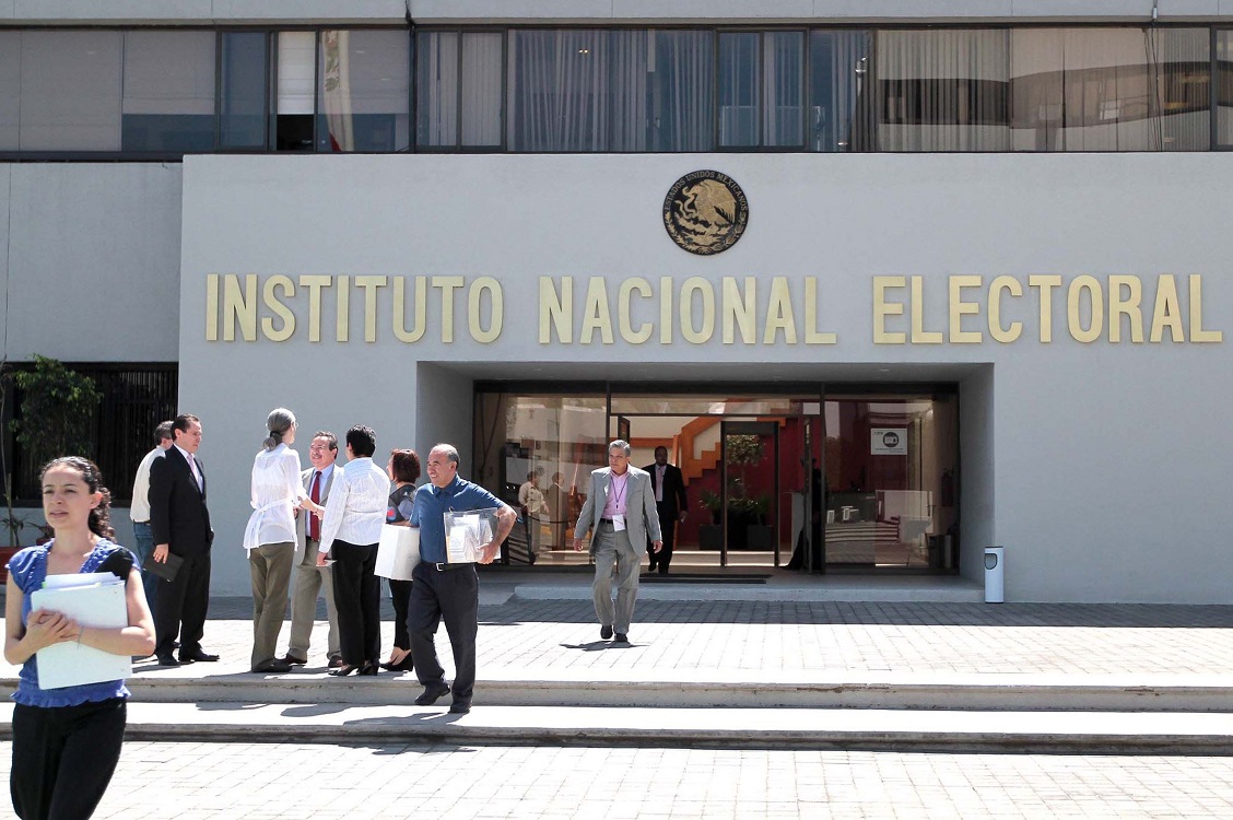 INE multará a partidos políticos con 676 millones de pesos