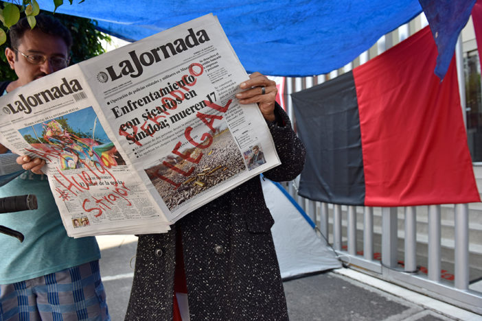 Acuerdan levantar la huelga, trabajadores entregarán instalaciones de “La Jornada”