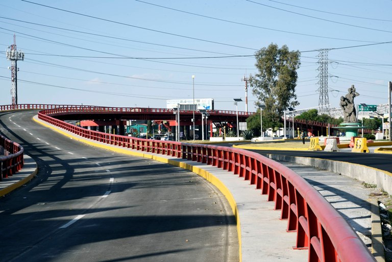 Mejoran calidad de vida de los habitantes de Ecatepec con la construcción de obras viales