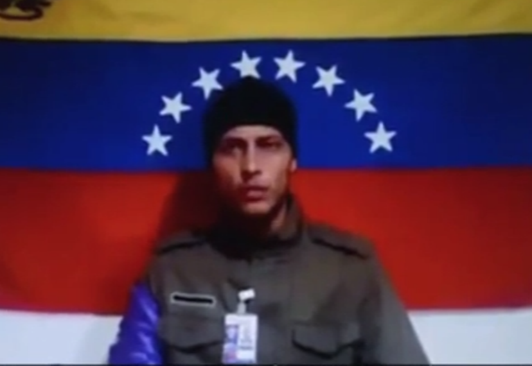 Reaparece piloto venezolano que lanzó ataque desde helicóptero, promete seguir luchando