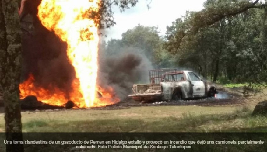 Reportan incendio en ducto de Pemex en Santiago Tulantepec