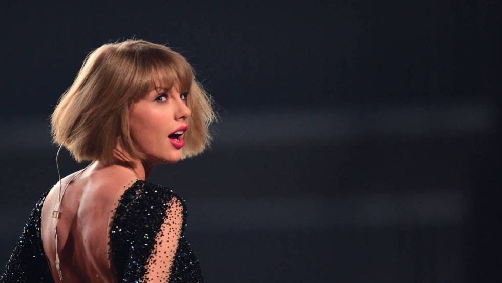 Taylor Swift gana juicio contra locutor que le manoseó el trasero