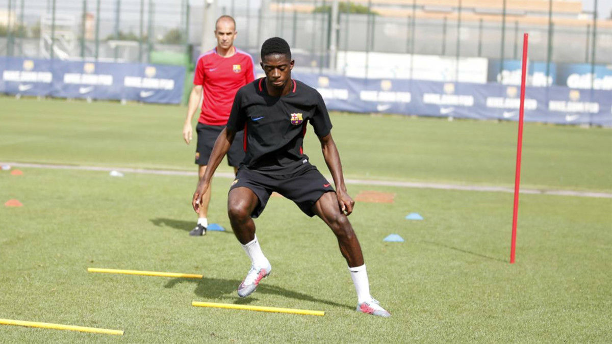 Dembélé ya entrena con el Barcelona
