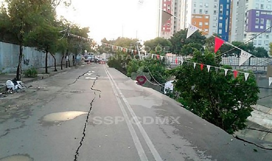 Desplazamiento y caída de muro en Azcapotzalco