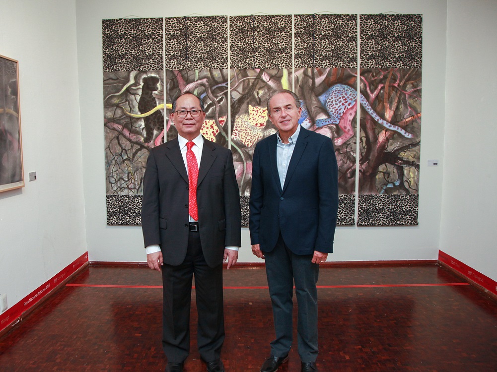 JM Carreras y embajador de China inauguran exposición de arte