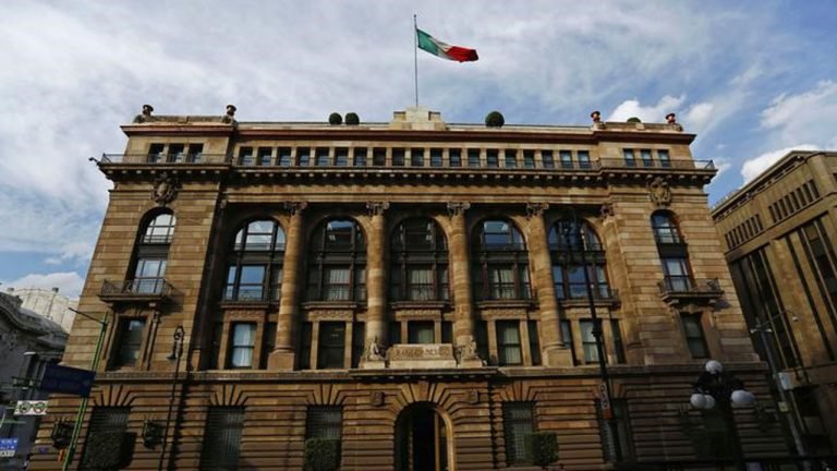 Banxico eleva su pronóstico de crecimiento para 2017
